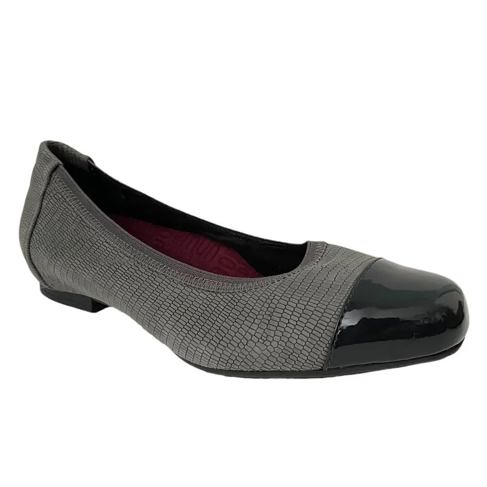 NEW Munro Danielle II Grey Lizard Print Nubuck/Patent Flat Shoes in Size 8.5W